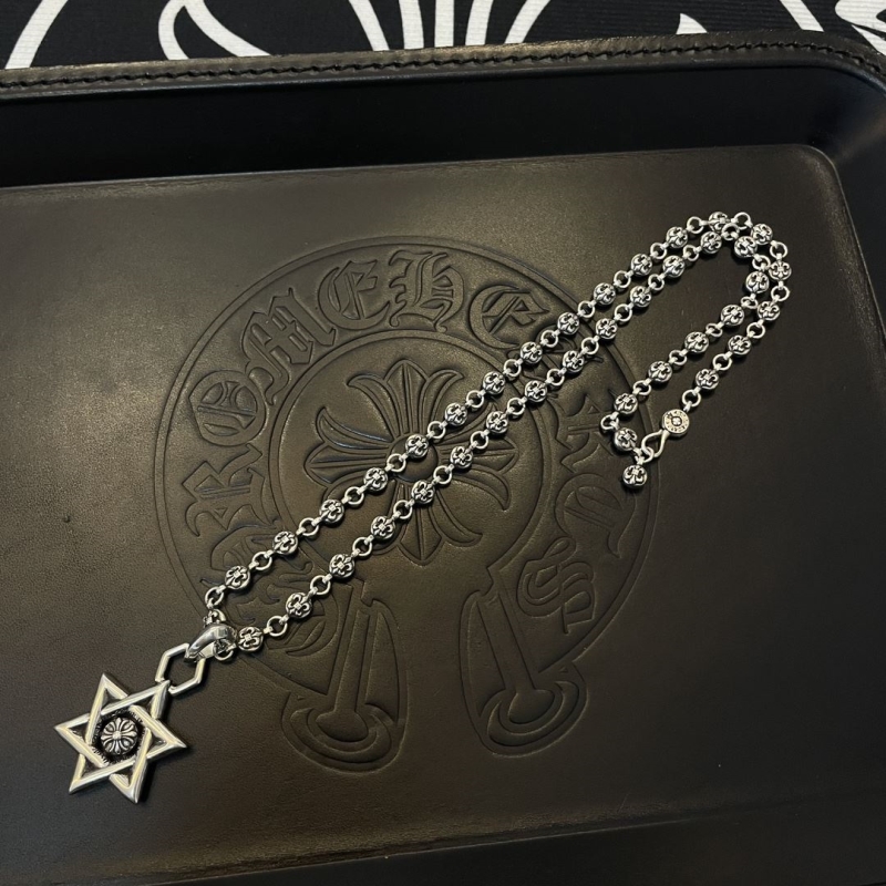 Ch**me He**ts necklaces
